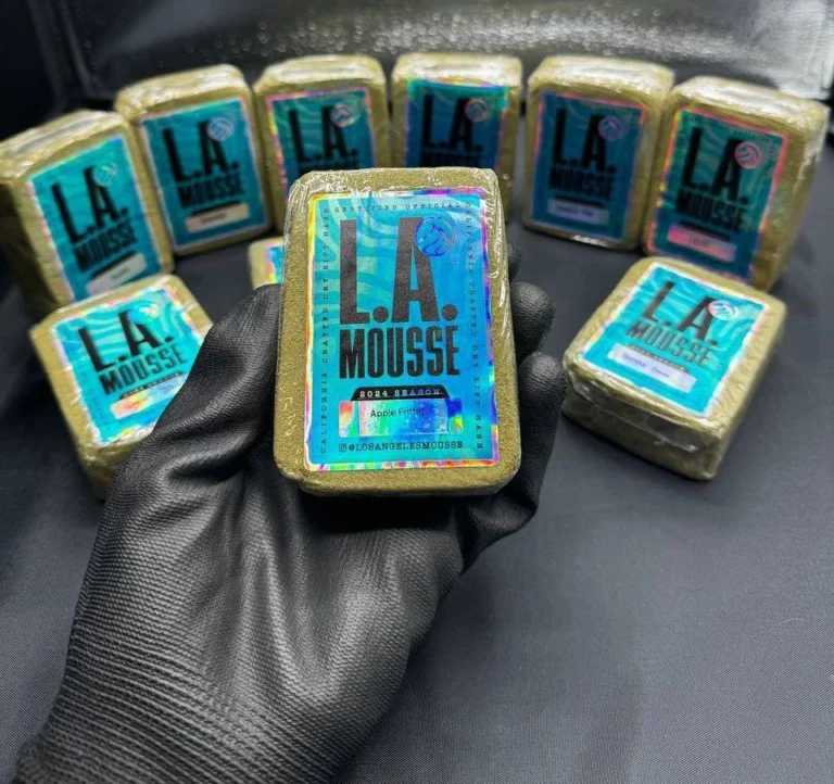 photo_2024-10-19_15-51-49.jpg-768x722-1 Explore La Mousse Hash – Apple Fritter, a premium dry sift concentrate featuring a mousse-like texture, rich aroma, and small-batch craftsmanship.